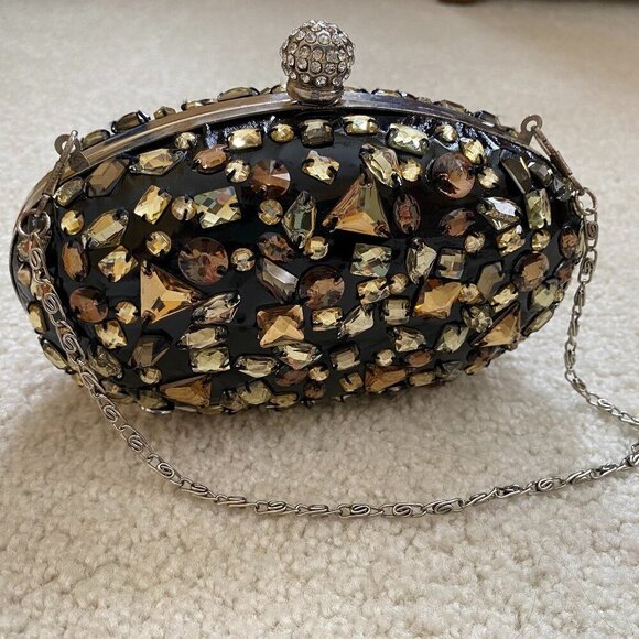 Handbags - NWOT, bejeweled clamshell purse, chain strap, rhinestone clasp.